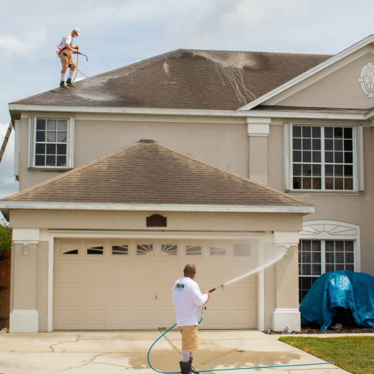 expert roof cleaning service team in melbourne fl